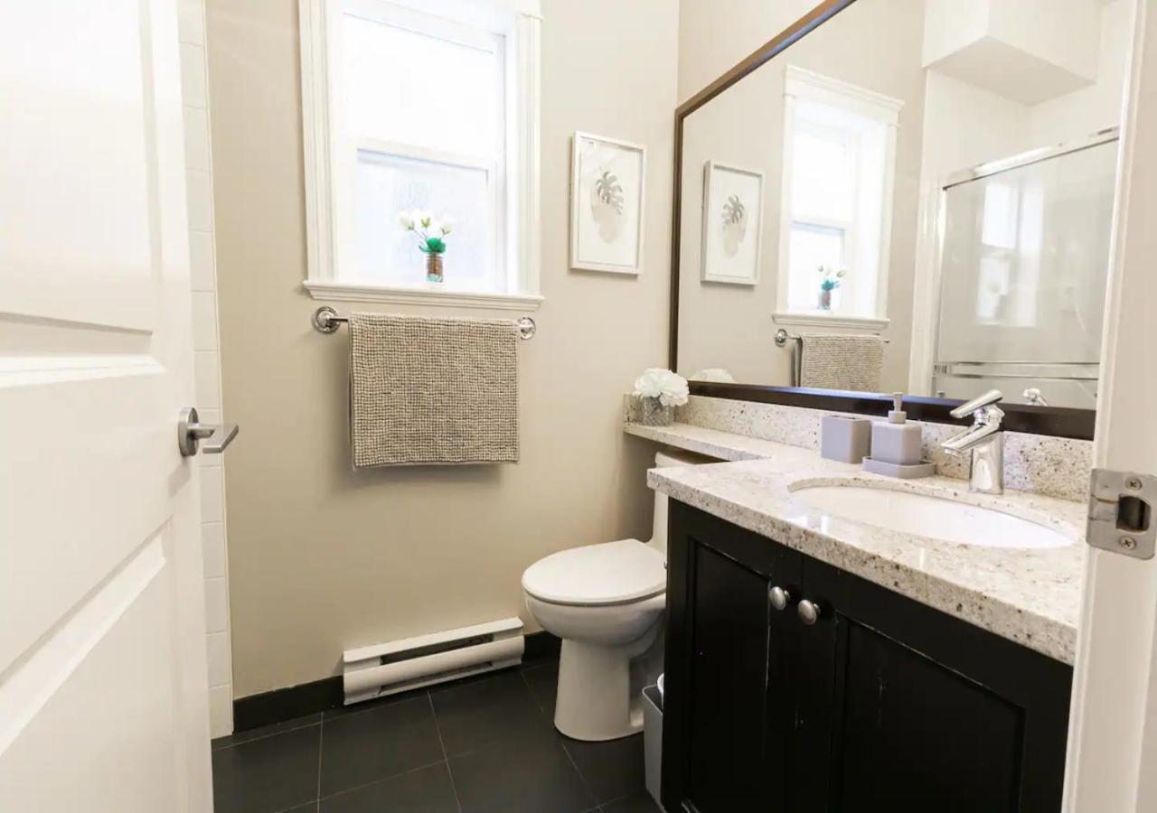 Bellamy Manor Large Home With 5Beds! In Langford Victoria Exterior foto